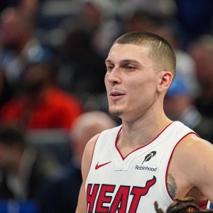 BSPORTS-外线开炮！希罗弧顶三分一箭穿心 帮助热火将优势扩大到20分